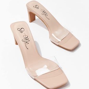 Clear sandal . Brand new